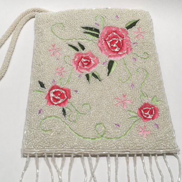 WHITE BEADED PURSE WITH RED ROSES - Picture 13 of 15